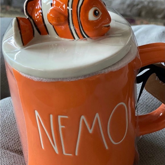 Rae Dunn Disney Pixar Finding Nemo Mug - Picture 8 of 10